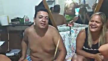 Amigas competem em sexo e maldade