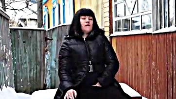 Public snow sex with fingering and smoking