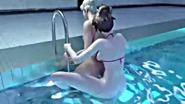 Futa girl gets oral and penetrative sex in pool