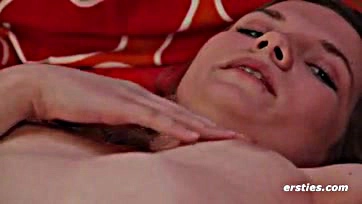 Anna's amateur pussy rubbing gets intense attention