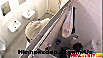 Vietnamese girl's sex video in public bathroom