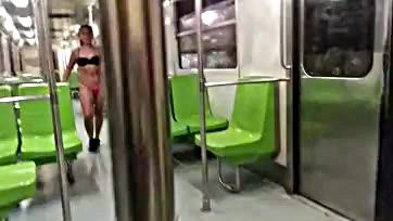 Publicly flashing ass on Mexico City metro