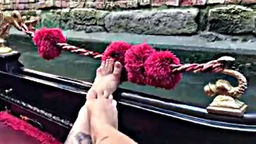 I got laid on a gondola in public