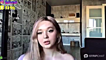 Estonian camgirl performs oral sex on a toy