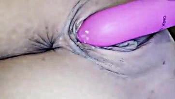 Fleshy Colombian vagina filled with rich meat