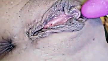 Fleshy Colombian vagina filled with rich meat