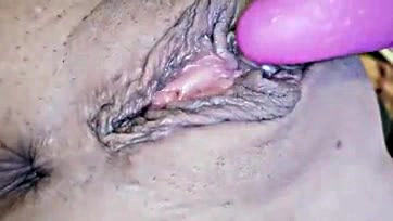 Fleshy Colombian vagina filled with rich meat