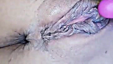 Fleshy Colombian vagina filled with rich meat