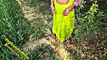 Indians enjoy outdoor sex in a rural setting