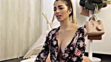 Alanna Gomez exposes breasts and masturbates online