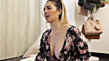 Alanna Gomez exposes breasts and masturbates online