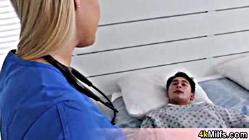 Sexy nurse gives sloppy top to stressed-out dude