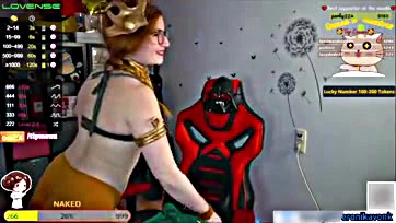 Sexy Leia Organa flashes her ass and vagina