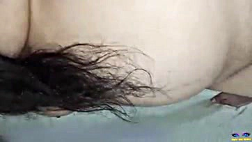 Sexy Indian aunt flaunts massive cleavage, hairy pits