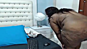 Colombian cam girl eats own underwear during pee stream