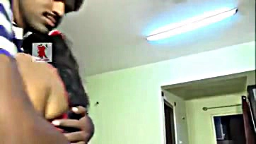 Sexy Telugu girl flaunts navel, armpit in foreplay