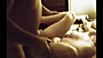 Fucking, sucking, and moaning in amateur couples' explicit scenes