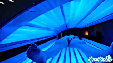 Teen Latina self-pleasures in tanning bed