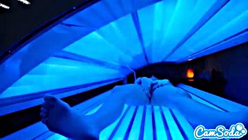 Teen Latina self-pleasures in tanning bed