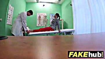 Sexy doc gives brunette a sticky facemassage for arousal