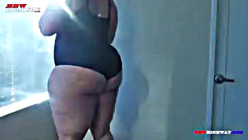 Snicka Phat Azz's explicit BBW content gets real