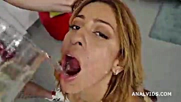 Rough sex and pee drinking in anal play