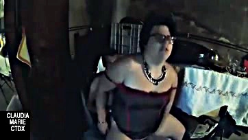 The fat woman sucked the entire cock dry