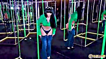 I'm fingering my girlfriend in the mirror maze