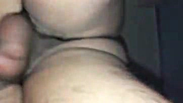 Dude's dick goes in and out of chick's vag