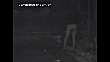 Prostitute scores in public on São Paulo avenue