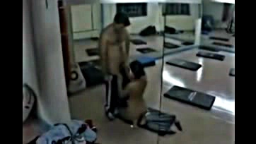 Arab couple gets freaky in hidden cam gym romp