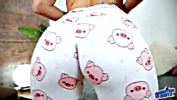 Sexy amateur plays with pig, gets naughty