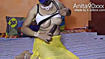 Indian housewife shamelessly dances naked in a video