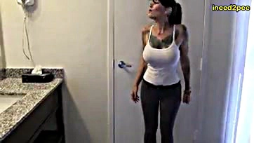 Girls' wetting pants in tight jeans is hot