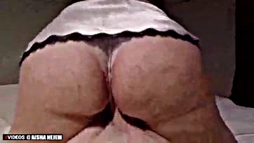 Sexy mom teaches cock riding and bubble booty