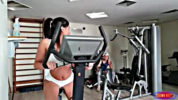 Bruno got horny seeing Mayhotxxx at the gym