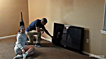 Unfaithful wife gets a hot cable guy creampie