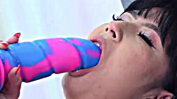 Victoria Saenzz uses massive dildo for anal pleasure