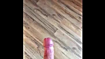 Man masturbates, shoots cum on floor in explicit video