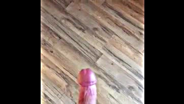 Man masturbates, shoots cum on floor in explicit video