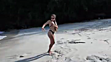 Beach blow job with stranger and big cock