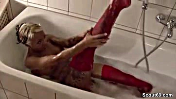 Teen gives sloppy blowjob in bathtub