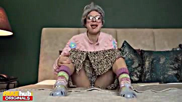 Sexy granny gets horny and sucks massive cock