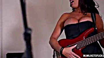 Ava and Sandra join milf rock band's raunchy practice