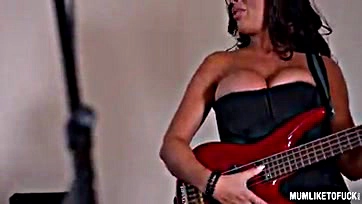 Ava and Sandra join milf rock band's raunchy practice