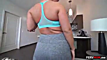 Candice Dare's massive milf booty required intense cardio