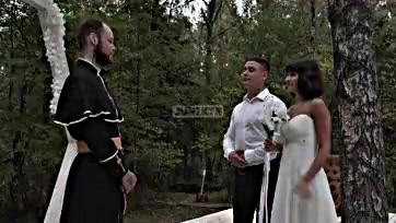 Woman gets double penetration at her own wedding