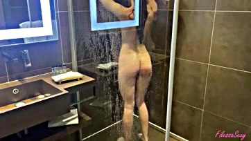 Girl gets blowjob, passionate sex in shower at home