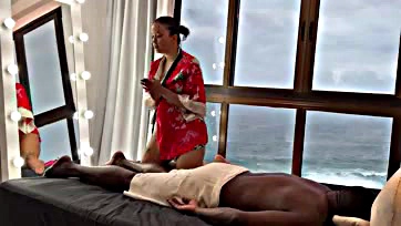 Asian masseuse's happy ending massage ends in anal sex