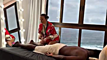 Asian masseuse's happy ending massage ends in anal sex